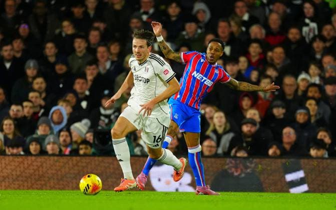 Sander Berge of Fulham and Nathaniel Clyne of Crystal Palace Fulham v Crystal Palace, Premier League, Football, Craven Cottage, London, UK - 07 Dec 2025London Craven Cottage United Kingdom EDITORIAL USE ONLY No use with unauthorised audio, video, data, fixture lists, club league logos or live services. Online in-match use limited to 120 images, no video emulation. No use in betting, games or single club league player publications. Copyright: xJavierxGarcia Shutterstockx 16009431am