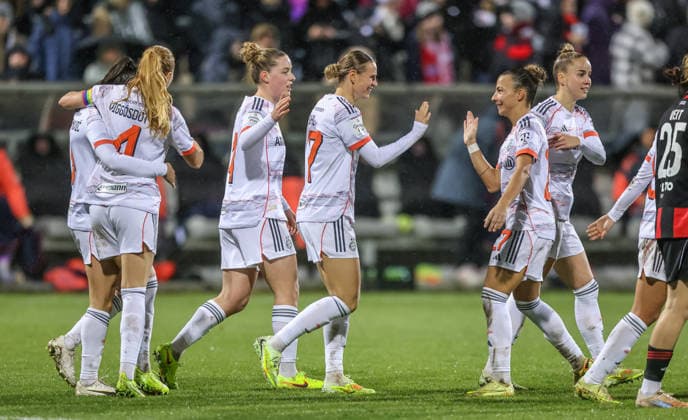 GER, Frankfurt, Eintracht Frankfurt vs FC Bayern München, Google Pixel Bundesliga, Fussball, DFB, Spielzeit 2025 2026, Stadion am Brentanobad, 12. Spieltag im Bild: Jovana Damnjanović (Bayern München 9) erzielt das Tor zum 4:0, Jubel, Freude und Emotionen DFB DFL REGULATIONS PROHIBIT ANY USE OF PHOTOGRAPHS AS IMAGE SEQUENCES AND OR QUASI-VIDEO, 07.12.2026 Copyright: HMBxMedia HendrikxHamelau