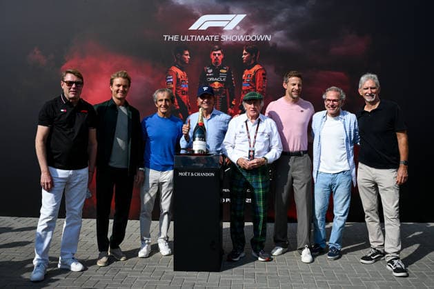 Mika Hakkinen, Nico Rosberg, Alain Prost, Emerson Fittipaldi, Sir Jackie Stewart, Jenson Button, Jacques Villeneuve and Damon Hill , Race, F1 Grand Prix of Abu Dhabi, am 07. December 2025 in , . (Foto von Diogo Cardoso DeFodi Images) Mika Hakkinen, Nico Rosberg, Alain Prost, Emerson Fittipaldi, Sir Jackie Stewart, Jenson Button, Jacques Villeneuve and Damon Hill , Race, F1 Grand Prix of Abu Dhabi, on December 7, 2025 in , . (Photo by Diogo Cardoso DeFodi Images)