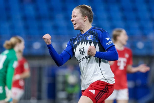 Torschützin Christin Meyer (Hamburger SV, 16) mit Torjubel, Jubel, jubeln, jubelt, optimistisch, Spielszene, Highlight, Freude über das Tor zum 1:2, DIE DFB-RICHTLINIEN UNTERSAGEN JEGLICHE NUTZUNG VON FOTOS ALS SEQUENZBILDER UND ODER VIDEOÄHNLICHE FOTOSTRECKEN. DFB REGULATIONS PROHIBIT ANY USE OF PHOTOGRAPHS AS IMAGE SEQUENCES AND OR QUASI-VIDEO., 08.12.2025, Hamburg (Deutschland), Fussball, Google Pixel Frauen-Bundesliga, Hamburger SV - 1. FC Köln