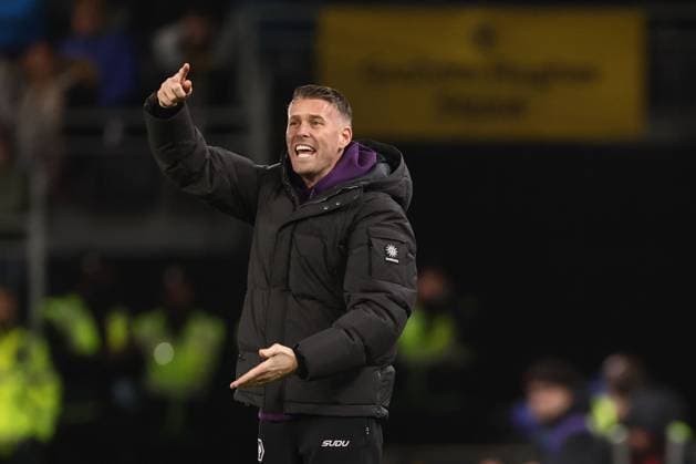 Rob Edwards Manager of Wolverhampton Wanderers Wolverhampton Wanderers v Manchester United, ManU Premier League, Football, Molineux, Wolverhampton, UK - 08 Dec 2025Wolverhampton Molineux United Kingdom EDITORIAL USE ONLY No use with unauthorised audio, video, data, fixture lists, club league logos or live services. Online in-match use limited to 120 images, no video emulation. No use in betting, games or single club league player publications. Copyright: xRyanxBrowne Shutterstockx 16009503bq