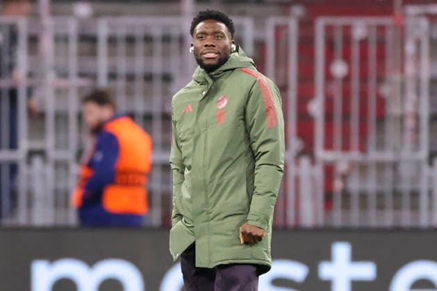 Alphonso Davies (FC Bayern Muenchen) lacht, UEFA Champions League 2025 26 League Phase MD6, FC Bayern München v Sporting Clube de Portugal, Football Arena Munich am 09. December 2025 in München, Deutschland. (Foto von Marco Steinbrenner DeFodi Images) Alphonso Davies (FC Bayern Muenchen) smiles, UEFA Champions League 2025 26 League Phase MD6, FC Bayern München v Sporting Clube de Portugal, Football Arena Munich, December 9, 2025 in Munich, Germany. (Photo by Marco Steinbrenner DeFodi Images)