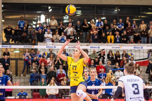 Vedrana Jaksetic (SSC Palmberg Schwerin, 17) GER, Allianz MTV Stuttgart - SSC Palmberg Schwerin, Volleyball Bundesliga, VBL, DVV-Pokal: Halbfinale, Spielzeit 2025 2026, 09.12.2025 GER, Allianz MTV Stuttgart - SSC Palmberg Schwerin, Volleyball Bundesliga, VBL, DVV-Pokal: Halbfinale, Spielzeit 2025 2026, 09.12.2025 Stuttgart Copyright: xSandyxDinkelackerx EP_SDR