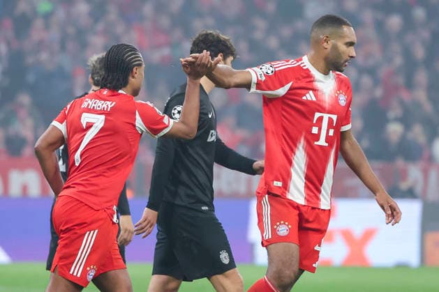 Serge Gnabry (FC Bayern Muenchen) bejubelt seinen Treffer zum 1:1 mit Jonathan Tah (FC Bayern Muenchen), UEFA Champions League 2025 26 League Phase MD6, FC Bayern München v Sporting Clube de Portugal, Football Arena Munich am 09. December 2025 in München, Deutschland. (Foto von Marco Steinbrenner DeFodi Images) Serge Gnabry (FC Bayern Muenchen) celebrates after scoring his teams first goal with Jonathan Tah (FC Bayern Muenchen), UEFA Champions League 2025 26 League Phase MD6, FC Bayern München v Sporting Clube de Portugal, Football Arena Munich, December 9, 2025 in Munich, Germany. (Photo by Marco Steinbrenner DeFodi Images)