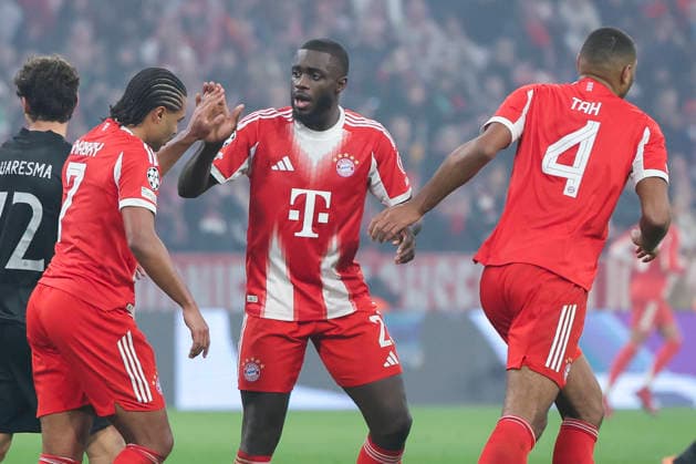 Serge Gnabry (FC Bayern Muenchen) bejubelt seinen Treffer zum 1:1 mit Dayot Upamecano (FC Bayern Muenchen) und Jonathan Tah (FC Bayern Muenchen), UEFA Champions League 2025 26 League Phase MD6, FC Bayern München v Sporting Clube de Portugal, Football Arena Munich am 09. December 2025 in München, Deutschland. (Foto von Marco Steinbrenner DeFodi Images) Serge Gnabry (FC Bayern Muenchen) celebrates after scoring his teams first goal with Dayot Upamecano (FC Bayern Muenchen) and Jonathan Tah (FC Bayern Muenchen), UEFA Champions League 2025 26 League Phase MD6, FC Bayern München v Sporting Clube de Portugal, Football Arena Munich, December 9, 2025 in Munich, Germany. (Photo by Marco Steinbrenner DeFodi Images)