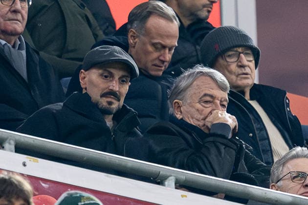 Antonio Di Salvo (Chef-Trainer Deutsche U21, U 21 Fussball-Nationalmannschaft) und Wolfgang Niersbach (ehemaliger Praesident des Deutschen Fussball Bundes DFB) auf der Tribuene GER, FC Bayern Muenchen vs. Sporting Lissabon SCP, Fussball, Champions League, Ligaphase 6. Spieltag, Saison 2025 2026, 09.12.2025. (DFL DFB REGULATIONS PROHIBIT ANY USE OF PHOTOGRAPHS as IMAGE SEQUENCES and or QUASI-VIDEO). GER, FC Bayern Muenchen vs. Sporting Lissabon SCP, Fussball, Champions League, Ligaphase 6. Spieltag, Saison 2025 2026, 09.12.2025. Muenchen Copyright: xEibner-Pressefoto HeikexFeinerx EP_HFR