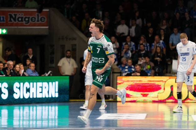 Victor KLOEVE (FRISCH AUF! Goeppingen, 07) jubelt freut sich, Jubel, Emotion, Freude, Begeisterung, positive Emotionen GER, FRISCH AUF! Goeppingen vs. TBV Lemgo, Handball, Bundesliga, 16. Spieltag, Spielzeit 2025 2026, 10.12.2025, GER, FRISCH AUF! Goeppingen vs. TBV Lemgo, Handball, Bundesliga, 16. Spieltag, Spielzeit 2025 2026, 10.12.2025, Goeppingen Copyright: xEibnerxPressefoto OliverxSchmidtx EP_OST