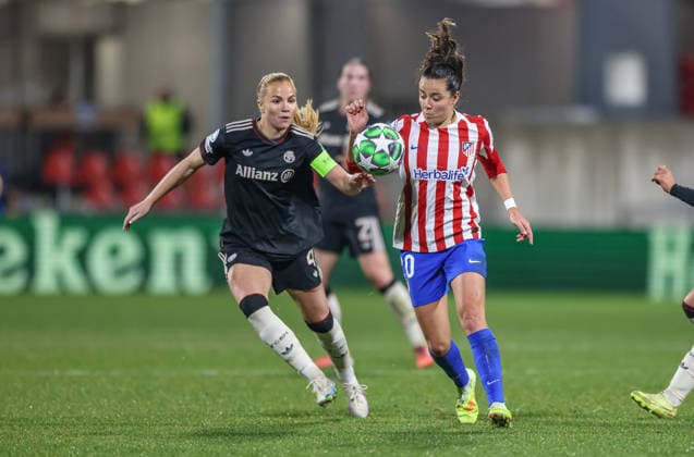 ESP, Madrid, Atletico Madrid vs FC Bayern München, Women s Champions League, Fussball, UEFA, Spielzeit 2025 2026, Centro Deportivo Wanda Alcala de Henares, 5. Spieltag im Bild v.l.: Glodis Perla Viggosdottir (Bayern München 4), Amaiur Sarriegi (Atlà tico Madrid 20) DFB DFL REGULATIONS PROHIBIT ANY USE OF PHOTOGRAPHS AS IMAGE SEQUENCES AND OR QUASI-VIDEO, 10.12.2025 Copyright: HMBxMedia HendrikxHamelau
