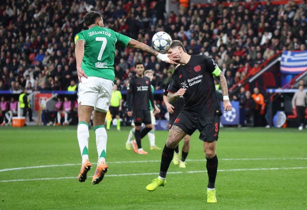 v.l. Joelinton Cassio Apolinario de Lira (Newcastle United 07), Robert Andrich (Bayer Leverkusen, 08) GER, Bayer 04 Leverkusen vs. Newcastle United, Fussball, Champions League, 6. Spieltag, Spielzeit 2025 2026, 10.12.2025 GER, Bayer 04 Leverkusen vs. Newcastle United, Fussball, Champions League, 6. Spieltag, Spielzeit 2025 2026, 10.12.2025 Leverkusen Copyright: xEibner-Pressefotox xThomasxStoecx EP_TSR