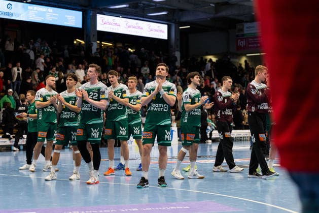 FRISCH AUF! Goeppingen ist enttäuscht enttaeuscht, unzufrieden, ärgert aegert sich, Emotionen, Wut, Trauer, negative Emotionen GER, FRISCH AUF! Goeppingen vs. TBV Lemgo, Handball, Bundesliga, 16. Spieltag, Spielzeit 2025 2026, 10.12.2025, GER, FRISCH AUF! Goeppingen vs. TBV Lemgo, Handball, Bundesliga, 16. Spieltag, Spielzeit 2025 2026, 10.12.2025, Goeppingen Copyright: xEibnerxPressefoto OliverxSchmidtx EP_OST