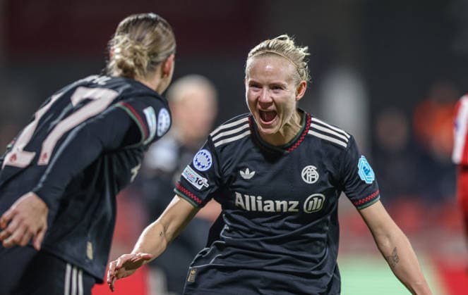 ESP, Madrid, Atletico Madrid vs FC Bayern München, Women s Champions League, Fussball, UEFA, Spielzeit 2025 2026, Centro Deportivo Wanda Alcala de Henares, 5. Spieltag im Bild: Pernille Harder (Bayern München 21) erzielt das Tor zum 2:1, Freude, Jubel und Emotion (Gol, alegria, jubilo y emocion) DFB DFL REGULATIONS PROHIBIT ANY USE OF PHOTOGRAPHS AS IMAGE SEQUENCES AND OR QUASI-VIDEO, 10.12.2025 Copyright: HMBxMedia HendrikxHamelau