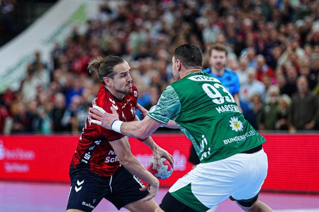Kent Robin Toennesssen (SG Flensburg-Handewitt, 23), Mijajlo Marsenic (Fuechse Berlin, 93) GER, SG Flensburg-Handewitt vs. Fuechse Berlin, Handball, Bundesliga, Spieltag 16, Saison 2026 2026, 11.12.2025 GER, SG Flensburg-Handewitt vs. Fuechse Berlin, Handball, Bundesliga, Spieltag 16, Saison 2026 2026, 11.12.2025 Flensburg Copyright: xEibner-Pressefoto MarcelxvonxFehrnx EP_MFN