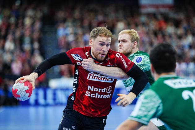 Simon Pytlick (SG Flensburg-Handewitt, 02), Matthes Langhoff (Fuechse Berlin, 25) GER, SG Flensburg-Handewitt vs. Fuechse Berlin, Handball, Bundesliga, Spieltag 16, Saison 2026 2026, 11.12.2025 GER, SG Flensburg-Handewitt vs. Fuechse Berlin, Handball, Bundesliga, Spieltag 16, Saison 2026 2026, 11.12.2025 Flensburg Copyright: xEibner-Pressefoto MarcelxvonxFehrnx EP_MFN