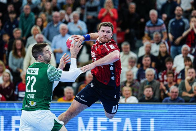 Wurf Tor Johannes Golla (SG Flensburg-Handewitt, 04) GER, SG Flensburg-Handewitt vs. Fuechse Berlin, Handball, Bundesliga, Spieltag 16, Saison 2026 2026, 11.12.2025 GER, SG Flensburg-Handewitt vs. Fuechse Berlin, Handball, Bundesliga, Spieltag 16, Saison 2026 2026, 11.12.2025 Flensburg Copyright: xEibner-Pressefoto MarcelxvonxFehrnx EP_MFN