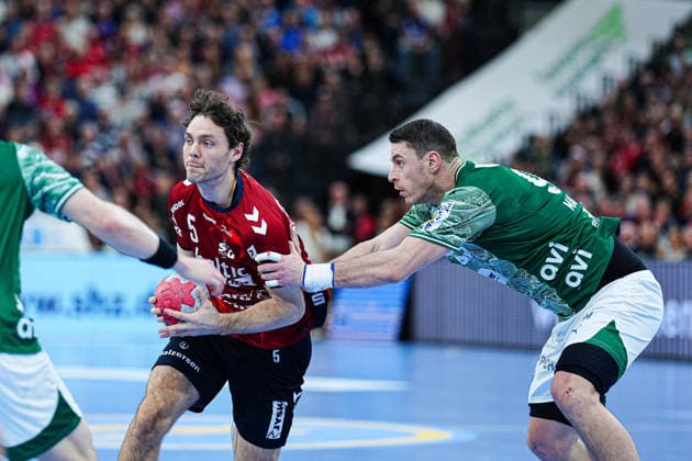 Niclas Kirkeloekke (SG Flensburg-Handewitt, 05), Mijajlo Marsenic (Fuechse Berlin, 93) GER, SG Flensburg-Handewitt vs. Fuechse Berlin, Handball, Bundesliga, Spieltag 16, Saison 2026 2026, 11.12.2025 GER, SG Flensburg-Handewitt vs. Fuechse Berlin, Handball, Bundesliga, Spieltag 16, Saison 2026 2026, 11.12.2025 Flensburg Copyright: xEibner-Pressefoto MarcelxvonxFehrnx EP_MFN