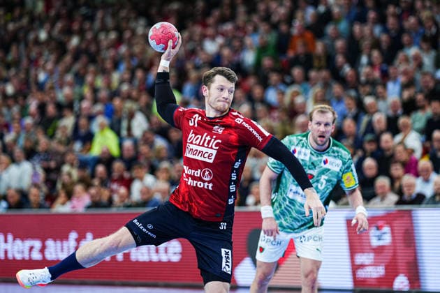 7 Meter Wurf Tor Emil Manfeldt Jakobsen (SG Flensburg-Handewitt, 31) GER, SG Flensburg-Handewitt vs. Fuechse Berlin, Handball, Bundesliga, Spieltag 16, Saison 2026 2026, 11.12.2025 GER, SG Flensburg-Handewitt vs. Fuechse Berlin, Handball, Bundesliga, Spieltag 16, Saison 2026 2026, 11.12.2025 Flensburg Copyright: xEibner-Pressefoto MarcelxvonxFehrnx EP_MFN
