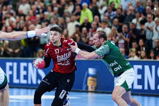Marco Grgic (SG Flensburg-Handewitt, 17), Max Darj (Fuechse Berlin, 05) GER, SG Flensburg-Handewitt vs. Fuechse Berlin, Handball, Bundesliga, Spieltag 16, Saison 2026 2026, 11.12.2025 GER, SG Flensburg-Handewitt vs. Fuechse Berlin, Handball, Bundesliga, Spieltag 16, Saison 2026 2026, 11.12.2025 Flensburg Copyright: xEibner-Pressefoto MarcelxvonxFehrnx EP_MFN