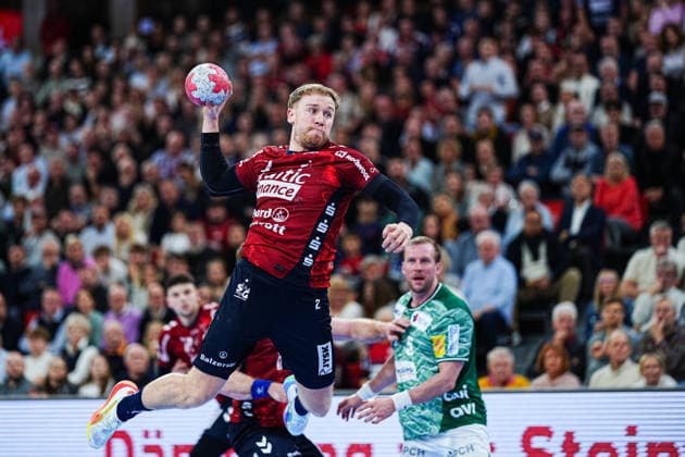 Wurf Tor Simon Pytlick (SG Flensburg-Handewitt, 02) GER, SG Flensburg-Handewitt vs. Fuechse Berlin, Handball, Bundesliga, Spieltag 16, Saison 2026 2026, 11.12.2025 GER, SG Flensburg-Handewitt vs. Fuechse Berlin, Handball, Bundesliga, Spieltag 16, Saison 2026 2026, 11.12.2025 Flensburg Copyright: xEibner-Pressefoto MarcelxvonxFehrnx EP_MFN