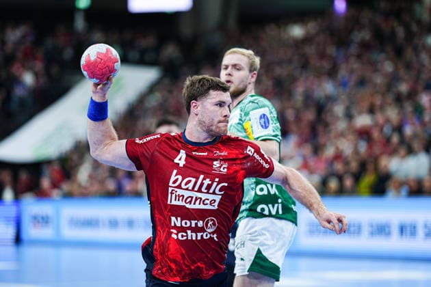 Wurf Tor Johannes Golla (SG Flensburg-Handewitt, 04) GER, SG Flensburg-Handewitt vs. Fuechse Berlin, Handball, Bundesliga, Spieltag 16, Saison 2026 2026, 11.12.2025 GER, SG Flensburg-Handewitt vs. Fuechse Berlin, Handball, Bundesliga, Spieltag 16, Saison 2026 2026, 11.12.2025 Flensburg Copyright: xEibner-Pressefoto MarcelxvonxFehrnx EP_MFN