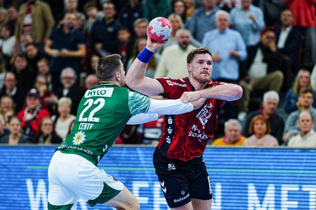 Nejc Cehte (Fuechse Berlin, 22), Johannes Golla (SG Flensburg-Handewitt, 04) GER, SG Flensburg-Handewitt vs. Fuechse Berlin, Handball, Bundesliga, Spieltag 16, Saison 2026 2026, 11.12.2025 GER, SG Flensburg-Handewitt vs. Fuechse Berlin, Handball, Bundesliga, Spieltag 16, Saison 2026 2026, 11.12.2025 Flensburg Copyright: xEibner-Pressefoto MarcelxvonxFehrnx EP_MFN