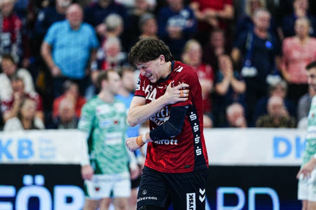 Verletzung Lasse Moeller (SG Flensburg-Handewitt, 64) GER, SG Flensburg-Handewitt vs. Fuechse Berlin, Handball, Bundesliga, Spieltag 16, Saison 2026 2026, 11.12.2025 GER, SG Flensburg-Handewitt vs. Fuechse Berlin, Handball, Bundesliga, Spieltag 16, Saison 2026 2026, 11.12.2025 Flensburg Copyright: xEibner-Pressefoto MarcelxvonxFehrnx EP_MFN