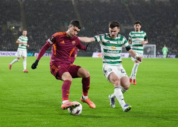 Matias Soule of AS Roma & Kieran Tierney of Celtic Celtic v Roma, UEFA Europa League, Group Stage, Football, Celtic Park, Glasgow, Scotland, UK - 11 Dec 2025Glasgow Celtic Park United Kingdom EDITORIAL USE ONLY No use with unauthorised audio, video, data, fixture lists, club league logos or live services. Online in-match use limited to 120 images, no video emulation. No use in betting, games or single club league player publications. Copyright: xStuartxWallace Shutterstockx 16080577ak