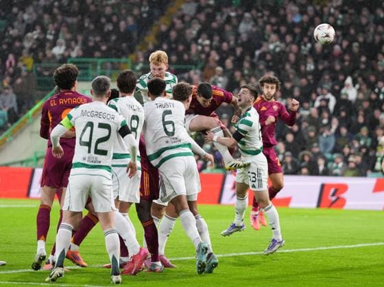 Gianluca Mancini of AS Roma scores to give Roma a 0-1 lead. Celtic v Roma, UEFA Europa League, Group Stage, Football, Celtic Park, Glasgow, Scotland, UK - 11 Dec 2025Glasgow Celtic Park United Kingdom EDITORIAL USE ONLY No use with unauthorised audio, video, data, fixture lists, club league logos or live services. Online in-match use limited to 120 images, no video emulation. No use in betting, games or single club league player publications. Copyright: xStuartxWallace Shutterstockx 16080577al