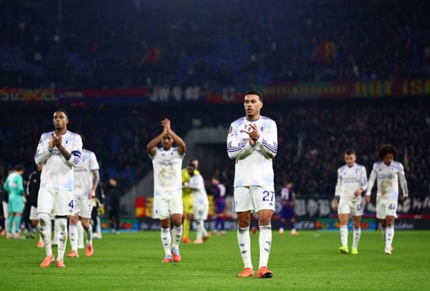 Aston Villa players applaud fans. FC Basel v Aston Villa, UEFA Europa League, Group Stage, Football, St. Jakob-Park, Basel, Switzerland - 11 Dec 2025Basel St. Jakob-Park Switzerland EDITORIAL USE ONLY No use with unauthorised audio, video, data, fixture lists, club league logos or live services. Online in-match use limited to 120 images, no video emulation. No use in betting, games or single club league player publications. Copyright: xJamesxMarsh Shutterstockx 16080606cl