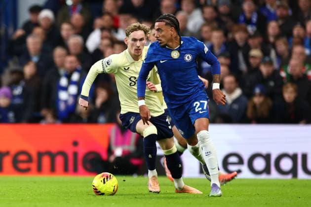 Malo Gusto of Chelsea chased by James Garner of Everton Chelsea v Everton, Premier League, Football, Stamford Bridge, London, UK - 13 Dec 2025London Stamford Bridge United Kingdom EDITORIAL USE ONLY No use with unauthorised audio, video, data, fixture lists, club league logos or live services. Online in-match use limited to 120 images, no video emulation. No use in betting, games or single club league player publications. Copyright: xSimonxDael Shutterstockx 16081503av