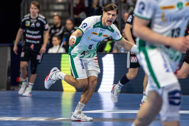 Jubel nach Tor Lucas Krzikalla (SC DHfK Leipzig, 08) HC Erlangen vs. SC DHfK Leipzig, Handball, 1. Handball Bundesliga, Saison 2025 2026, 17. Spieltag, 13.12.2025 HC Erlangen vs. SC DHfK Leipzig, Handball, 1. Handball Bundesliga, Saison 2025 2026, 17. Spieltag, 13.12.2025 Nuernberg Copyright: xEibner-Pressefoto ArdanxFuessmanx EP_AFN