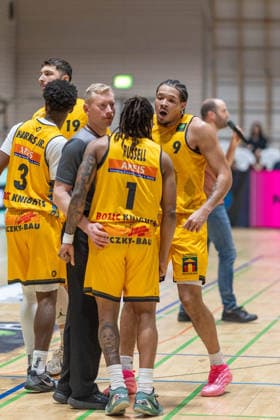 Charles Tyorne Harris Jr. (Bozic Estriche Knights Kirchheim, 03) Aeneas Jung (Bozic Estriche Knights Kirchheim, 19) Phillip Montreal Russell (Bozic Estriche Knights Kirchheim, 01) Tylan James Pope (Bozic Estriche Knights Kirchheim, 09) GER, Bozic Estriche Knights Kirchheim vs. Phoenix Hagen, BARMER 2. Basketball Bundesliga, 12. Spieltag, Saison 2025 2026, 13.12.2025 GER, Bozic Estriche Knights Kirchheim vs. Phoenix Hagen, BARMER 2. Basketball Bundesliga, 12. Spieltag, Saison 2025 2026, 13.12.2025 Kirchheim an der Teck Copyright: xEibner-Pressefoto NinaxSanderx EP_NSR