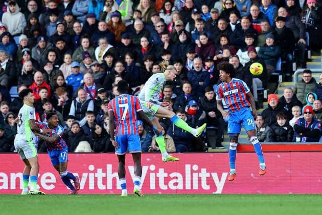 Erling Haaland of Manchester City scores the opening goal Crystal Palace v Manchester City, Premier League, Football, Selhurst Park, London, UK - 14 Dec 2025London Selhurst Park United Kingdom EDITORIAL USE ONLY No use with unauthorised audio, video, data, fixture lists, club league logos or live services. Online in-match use limited to 120 images, no video emulation. No use in betting, games or single club league player publications. Copyright: xMichaelxZemanek Shutterstockx 16081573r