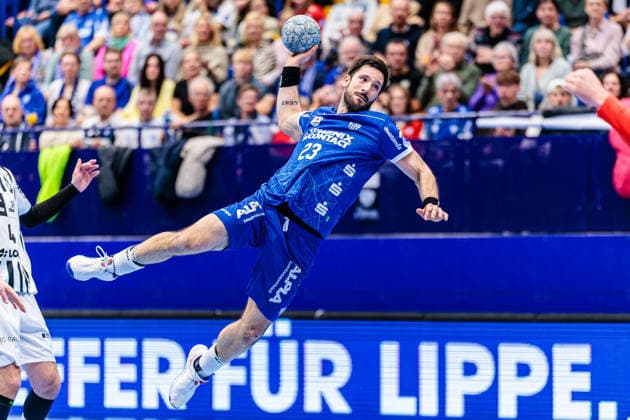 Tim Suton (TBV Lemgo Lippe, 23) jubelt nach Torerfolg Tor GER, TBV Lemgo Lippe vs. THW Kiel, Handball, 1. Bundesliga, 17. Spieltag, Spielzeit 2025 2026, 14.12.2025 GER, TBV Lemgo Lippe vs. THW Kiel, Handball, 1. Bundesliga, 17. Spieltag, Spielzeit 2025 2026, 14.12.2025 Lemgo Copyright: xEibner-Pressefoto JanxRollingerx EP_JSK