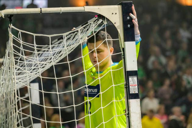 f.l.t.r.: Anadin Suljakovic (HSG Wetzlar 12), high concenrtated , GER, Berlin, Handball, Fuechse Berlin vs. HSG Wetzlar, DAIKIN Handball Bundesliga, at the Max Schmeling Halle, December 14, 2025,f.l.t.r.: GER, Berlin, Handball, Fuechse Berlin vs. HSG Wetzlar, DAIKIN Handball Bundesliga, at the Max Schmeling Halle, December 14, 2025, Copyright: HMBxMedia UwexKoch