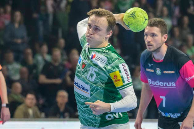 f.l.t.r.: Tobias Grondahl (Fuechse Berlin), GER, Berlin, Handball, Fuechse Berlin vs. HSG Wetzlar, DAIKIN Handball Bundesliga, at the Max Schmeling Halle, December 14, 2025,f.l.t.r.: GER, Berlin, Handball, Fuechse Berlin vs. HSG Wetzlar, DAIKIN Handball Bundesliga, at the Max Schmeling Halle, December 14, 2025, Copyright: HMBxMedia UwexKoch