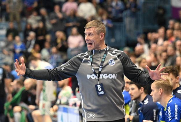 RECORD DATE NOT STATED Gudjon Valur Sigurdsson (VfL Gummersbach Trainer) mit ausgebreiteten Armen VfL Gummersbach vs. SC Magdeburg, Handball, Daikin 1. Bundesliga, 17. Spieltag, Spielzeit 2025-2026, Schwalbe Arena Gummersbach, 14.12.2025 VfL Gummersbach vs. SC Magdeburg, Handball, Daikin 1. Bundesliga, 17. Spieltag, Spielzeit 2025-2026, Schwalbe Arena Gummersbach, 14.12.2025 Gummersbach Copyright: xEibner-Pressefoto JuergenxAugstx EP_JAT