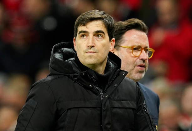 Manchester, England, 15th December 2025. Andoni Iraola manager of Bournemouth at half time during the Manchester United, ManU vs AFC Bournemouth Premier League match at Old Trafford, Manchester. Picture credit should read: Andrew Yates Sportimage EDITORIAL USE ONLY. No use with unauthorised audio, video, data, fixture lists, club league logos or live services. Online in-match use limited to 120 images, no video emulation. No use in betting, games or single club league player publications. SPI_055_AY_Man_Utd_Bmouth SPI-4379-0055