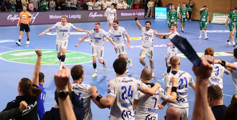 Dresden, 17.12.2025, Ballsportarena, Handball, DHB Pokal, Viertelfinale , SC DHfK Leipzig vs. TBV Lemgo 27:35, Im Bild; Lemgo feiert den Einzug in das FinalFour. , Nur zur redaktionellen Nutzung. Only editorial use. , DHB HBL regulations prohibit any use of photographs as image sequences and or quasi-video. ,