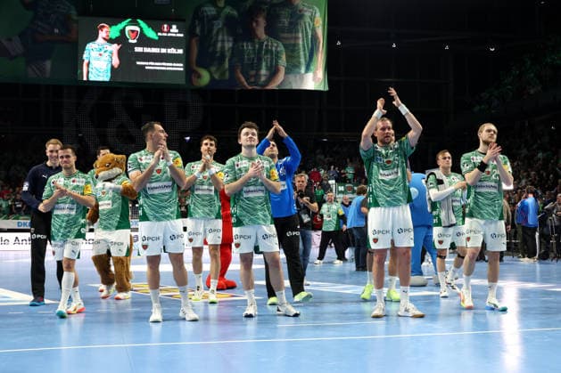 DEU, DHB, Pokal, Fuechse Berlin vs. THW Kiel, 18.12.2025, Max-Schmeling-Halle, Berlin, DEU, DHB, Pokal, Fuechse Berlin vs. THW Kiel, im Bild Fuechse-Spielerkreis