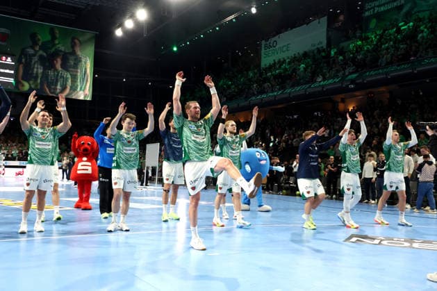 DEU, DHB, Pokal, Fuechse Berlin vs. THW Kiel, 18.12.2025, Max-Schmeling-Halle, Berlin, DEU, DHB, Pokal, Fuechse Berlin vs. THW Kiel, im Bild Fuechse-Spielerkreis