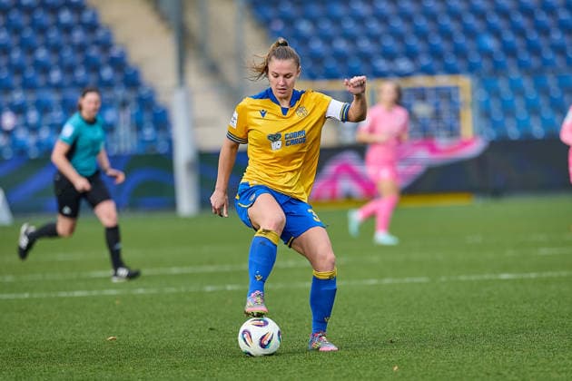Portrait Portraet Freisteller Toma Ihlenburg (Carl Zeiss Jena, 03) GER, TSG 1899 Hoffenheim vs. FC Carl Zeiss Jena, Fussball, Frauen, Google Pixel Bundesliga, 14. Spieltag, Spielzeit 2025 2026, 20.12.2025 DFL, DFB regulations prohibit any use of photographs as image sequences and or quasi-video GER, TSG 1899 Hoffenheim vs. FC Carl Zeiss Jena, Fussball, Frauen, Google Pixel Bundesliga, 14. Spieltag, Spielzeit 2025 2026, 20.12.2025 Sinsheim Copyright: xEibner-Pressefoto GeraldxOelze-dexStoppanyx EP_ODS