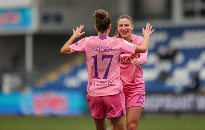 GER, Hoffenheim, TSG Hoffenheim vs Carl Zeiss Jena, Google Pixel Frauen Bundesliga, Fussball, DFB, Spielzeit 2025 2026, Dietmar-Hopp-Stadion, 14. Spieltag im Bild: Franziska Harsch (TSG 1899 Hoffenheim Frauen 17) erzielt das 3:0, Tor, Jubel und Freude, Emotionen mit Melissa Kössler (TSG 1899 Hoffenheim Frauen 25) DFB DFL REGULATIONS PROHIBIT ANY USE OF PHOTOGRAPHS AS IMAGE SEQUENCES AND OR QUASI-VIDEO, 20.12.2025 Copyright: HMBxMedia HendrikxHamelau
