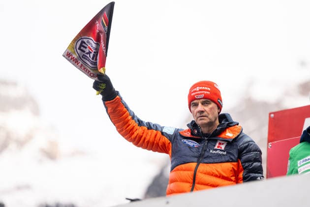 HORNGACHER Stefan (Deutschland, DSV Bundestrainer Skisprung), SUI, FIS Skisprung Weltcup Engelberg, Wettkampf Gross-Titlis-Schanze, Herren, Saison 2025 2026, 20.12.2025 SUI, FIS Skisprung Weltcup Engelberg, Wettkampf Gross-Titlis-Schanze, Herren, Saison 2025 2026, 20.12.2025 Engelberg Copyright: xEibner-Pressefoto Memmlerx EP_MMR