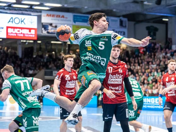 Rutger ten Velde (Frisch Auf Goeppingen, 05) von aussen, Frisch Auf Goeppingen vs. SG Flensburg-Handewitt, Handball, 1. Bundesliga, Herren, Spielzeit 2025 2026, 20.12.2025, Frisch Auf Goeppingen vs. SG Flensburg-Handewitt, Handball, 1. Bundesliga, Herren, Spielzeit 2025 2026, 20.12.2025 Goeppingen Copyright: xEibner-Pressefoto MichaelxSchmidx EP_MST