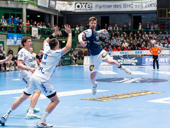 Johannes Wasielewski (Bergischer HC, 77) beim Torwurf Bergischer HC vs. TBV Lemgo Lippe, Handball, 1. Bundesliga, 18. Spieltag, Saison 2025 2026, 20.12.2025 Bergischer HC vs. TBV Lemgo Lippe, Handball, 1. Bundesliga, 18. Spieltag, Saison 2025 2026, 20.12.2025 Wuppertal Copyright: xEibner-Pressefoto DamianxKruczynx EP_DKI