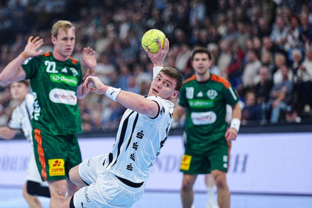 Wurf Tor Lucas Laube (THW Kiel, 20) GER, THW Kiel vs. TSV Hannover-Burgdorf, Handball, 1. Bundesliga, Spieltag 18, Saison 2025 2026, 20.12.2025 GER, THW Kiel vs. TSV Hannover-Burgdorf, Handball, 1. Bundesliga, Spieltag 18, Saison 2025 2026, 20.12.2025 Kiel Copyright: xEibner-Pressefoto MarcelxvonxFehrnx EP_MFN