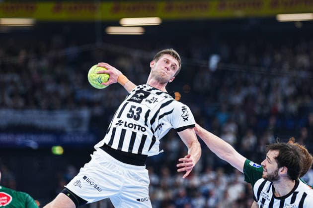 Wurf Tor Nikola Bilyk (THW Kiel, 53) GER, THW Kiel vs. TSV Hannover-Burgdorf, Handball, 1. Bundesliga, Spieltag 18, Saison 2025 2026, 20.12.2025 GER, THW Kiel vs. TSV Hannover-Burgdorf, Handball, 1. Bundesliga, Spieltag 18, Saison 2025 2026, 20.12.2025 Kiel Copyright: xEibner-Pressefoto MarcelxvonxFehrnx EP_MFN