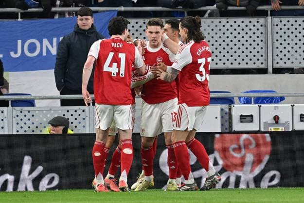Viktor Gyökeres of Arsenal celebrates after scoring the team s first goal from a penalty Everton v Arsenal, Premier League, Football, Hill Dickinson Stadium, Liverpool, UK - 20 Dec 2025Liverpool Hill Dickinson Stadium United Kingdom EDITORIAL USE ONLY No use with unauthorised audio, video, data, fixture lists, club league logos or live services. Online in-match use limited to 120 images, no video emulation. No use in betting, games or single club league player publications. Copyright: xAnnaxGowthorpe Shutterstockx 16151230t