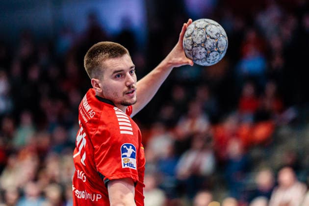 Tim Roman Wieling (TuS N-Luebbecke, 96) im Torwurf GER, TuS N-Luebbecke vs. HSG Krefeld Niederrhein, Handball, 2. Bundesliga, 16. Spieltag, Spielzeit 2025 2026, 20.12.2025 GER, TuS N-Luebbecke vs. HSG Krefeld Niederrhein, Handball, 2. Bundesliga, 16. Spieltag, Spielzeit 2025 2026, 20.12.2025 Luebbecke Copyright: xEibner-Pressefoto JanxRollingerx EP_JSK