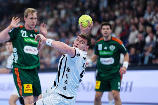 Wurf Tor Lucas Laube (THW Kiel, 20) GER, THW Kiel vs. TSV Hannover-Burgdorf, Handball, 1. Bundesliga, Spieltag 18, Saison 2025 2026, 20.12.2025 GER, THW Kiel vs. TSV Hannover-Burgdorf, Handball, 1. Bundesliga, Spieltag 18, Saison 2025 2026, 20.12.2025 Kiel Copyright: xEibner-Pressefoto MarcelxvonxFehrnx EP_MFN